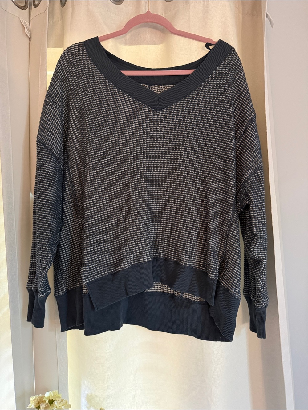American Eagle Outfitters Navy and Light Gray Big Hug sweater